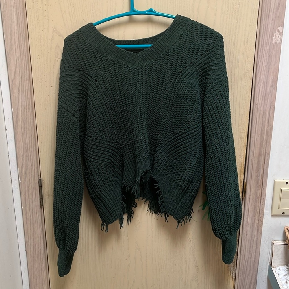 Green cropped sweater size Large